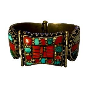 Vintage Beautiful Handmade Natural Turquoise Coral Stone White Brass